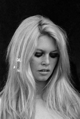  Brigitte Bardot: Kohu Pariisissa - Seksuaalisen Vapautumisen Ikonin Rehellinen Standpointti